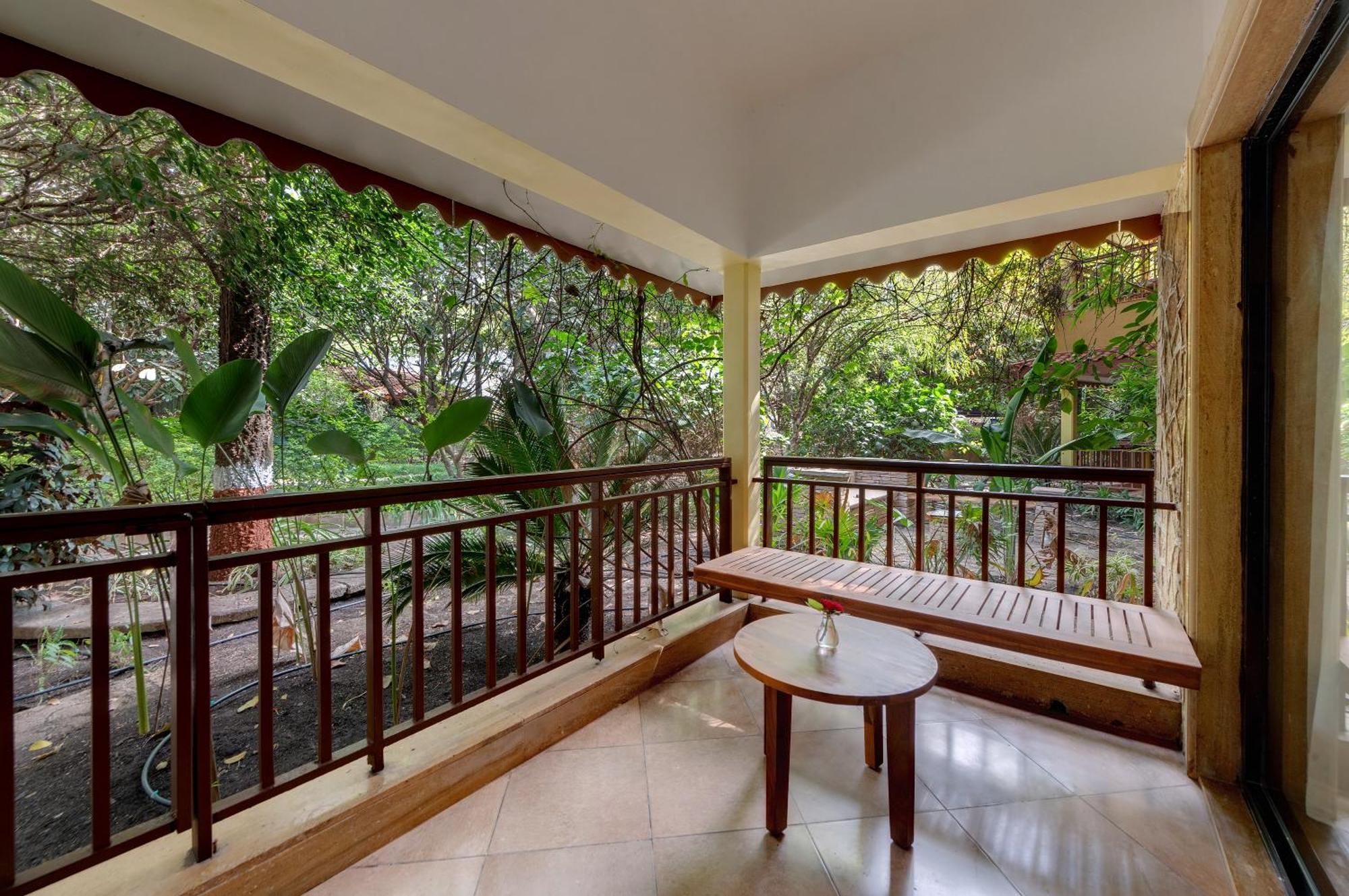 The Fern Gir Forest Resort, Sasan Gir - A Fern Crown Collection Resort Eksteriør bilde